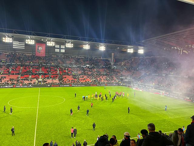 Stade rennais - Toulouse : un supporter énervé par la défaite tire avec un fusil et est interpellé