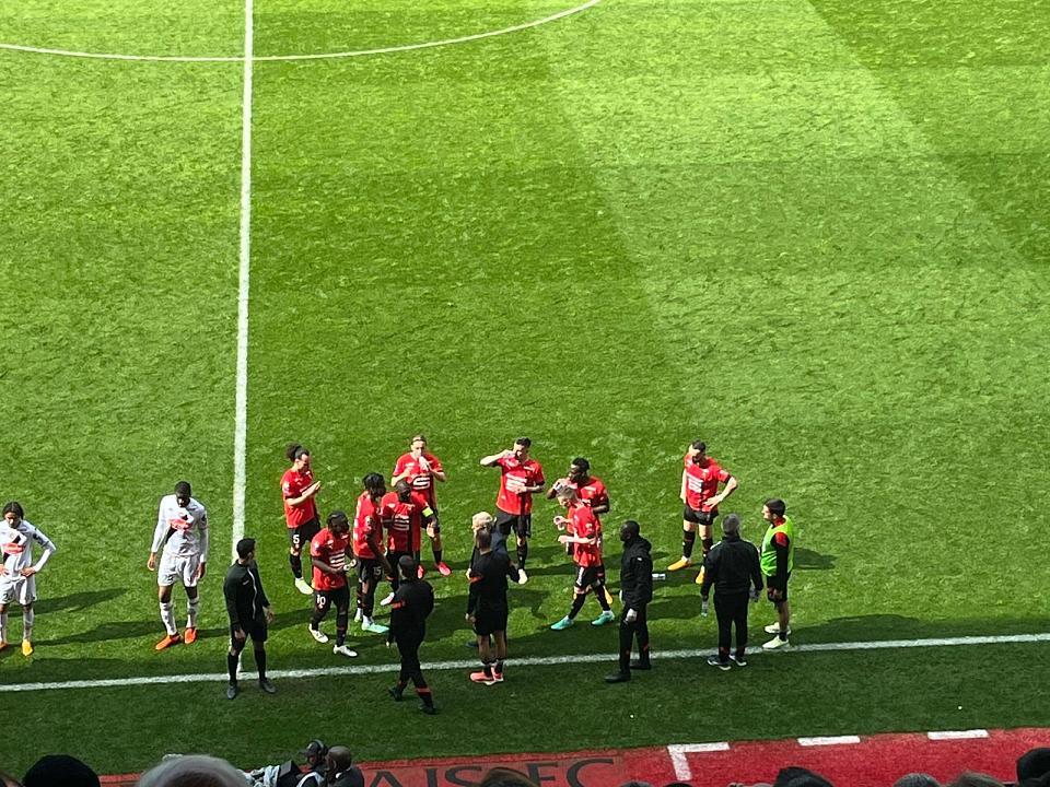 Stade rennais - Angers : Genesio réagit à la sortie de Theate