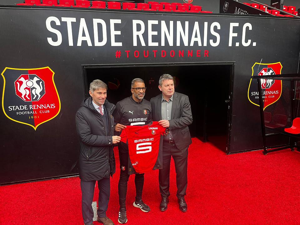 Lens - Stade rennais : Habib Beye ne souhaite pas discuter de son avenir avant la fin de saison 