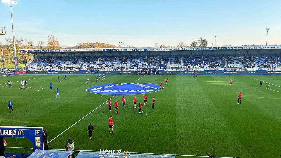 Auxerre - Stade rennais : un policier blessé avant la rencontre