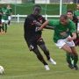 Pape Malick Kandji devant Gilles Bray